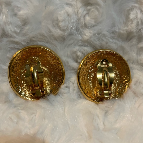 Chanel Gold Rue Cambon Earrings 💛 - Picture 2 of 8